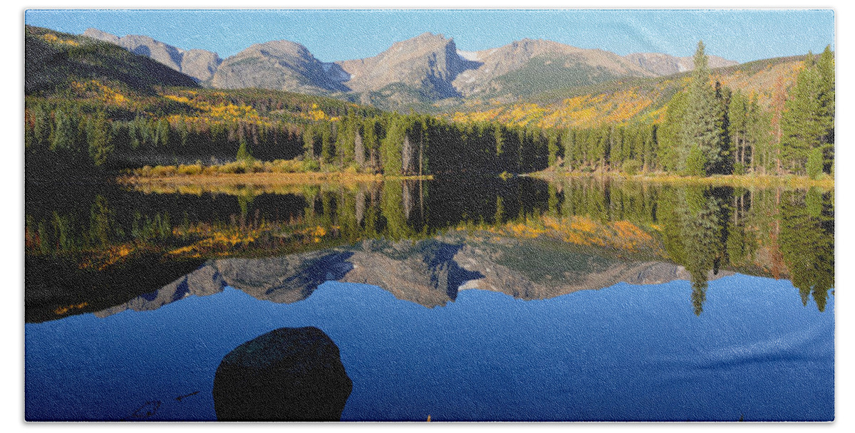 Sprague Bath Towel featuring the photograph Fall At Sprague Lake by Tranquil Light Photography
