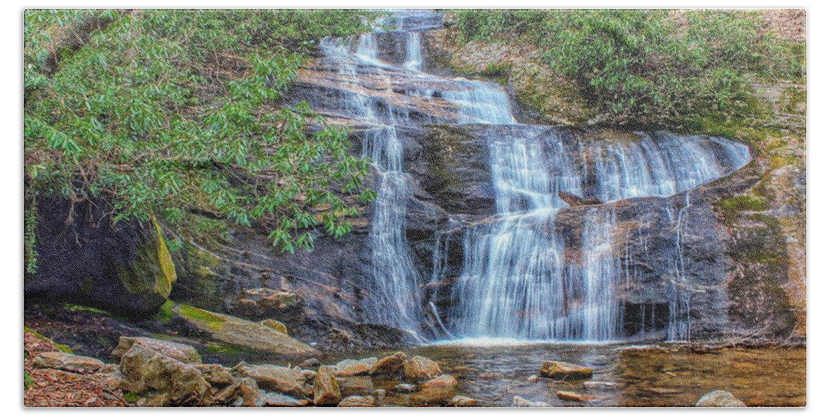 Setrock Creek Falls Bath Towel featuring the photograph Falling From Mount Mitchell by Chris Berrier