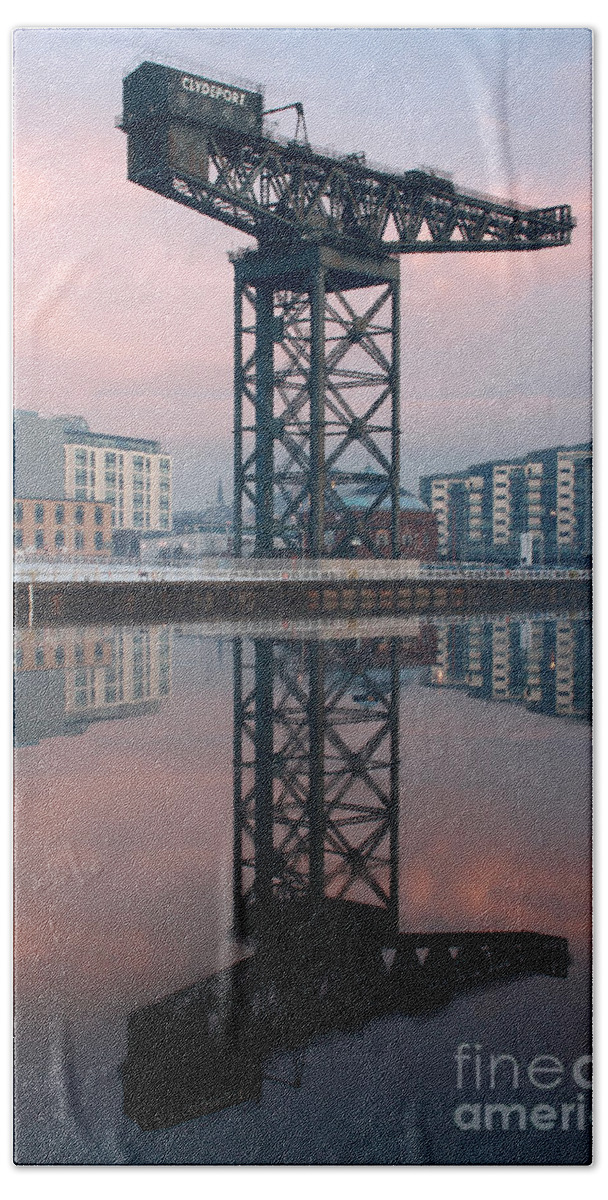 Glasgow Finnieston Crane Bath Towel featuring the photograph Finnieston Crane Reflections by Maria Gaellman