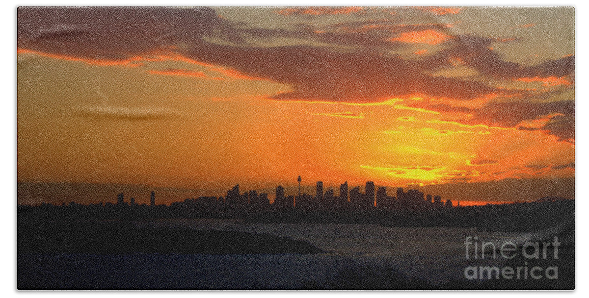 North Head Hand Towel featuring the photograph Fire in the sky by Miroslava Jurcik