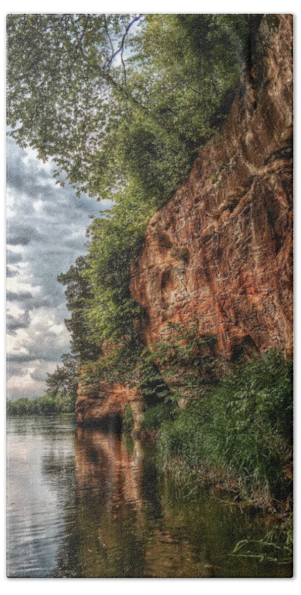 River Bath Towel featuring the photograph Fox River Cliffs by Nick Heap