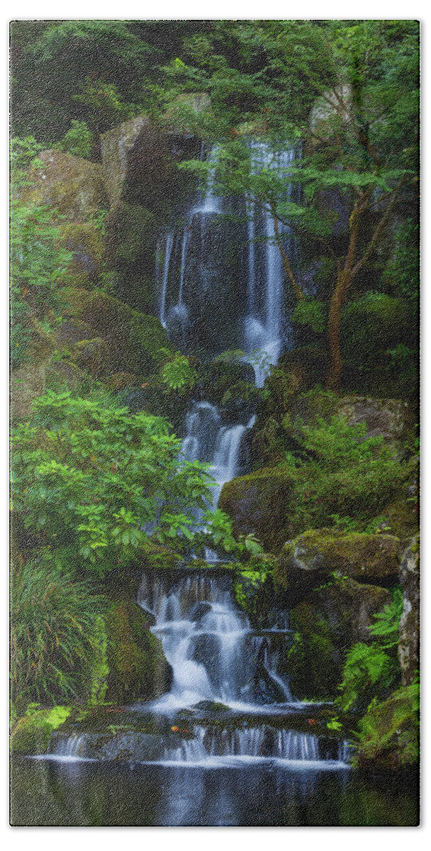 Waterfall Hand Towel featuring the photograph Garden Falls by Darren White