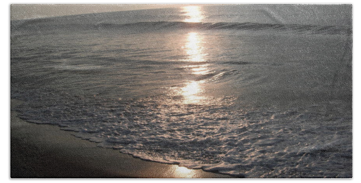 Ocean Bath Towel featuring the photograph Ocean - Gentle Morning Waves by Susan Carella