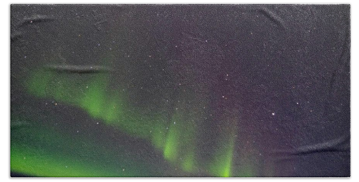 Alaska Aurora Borealis Bath Sheet featuring the photograph Green Lady Dancing 5 by Phyllis Spoor