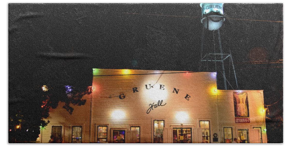 Timed Exposure Bath Towel featuring the photograph Gruene Hall by David Morefield