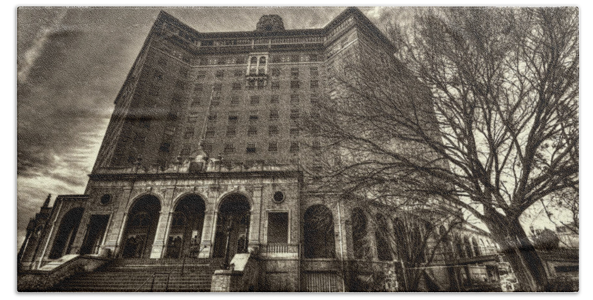 Baker Hotel Hand Towel featuring the photograph Haunted Baker Hotel by Jonathan Davison