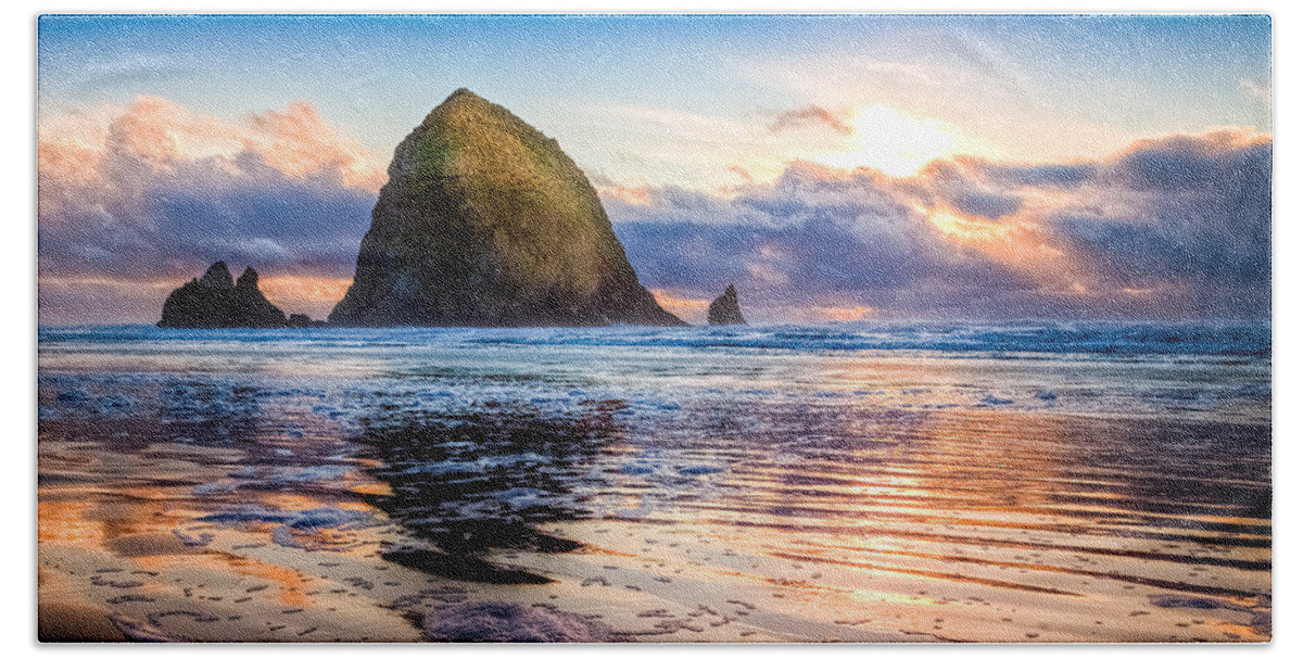 Oregon Hand Towel featuring the photograph Haystack Rock by Niels Nielsen