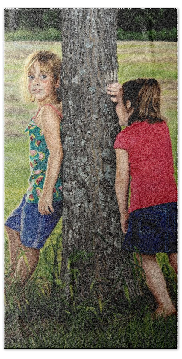 Children Playing Bath Towel featuring the painting Hide and Seek by Glenn Beasley