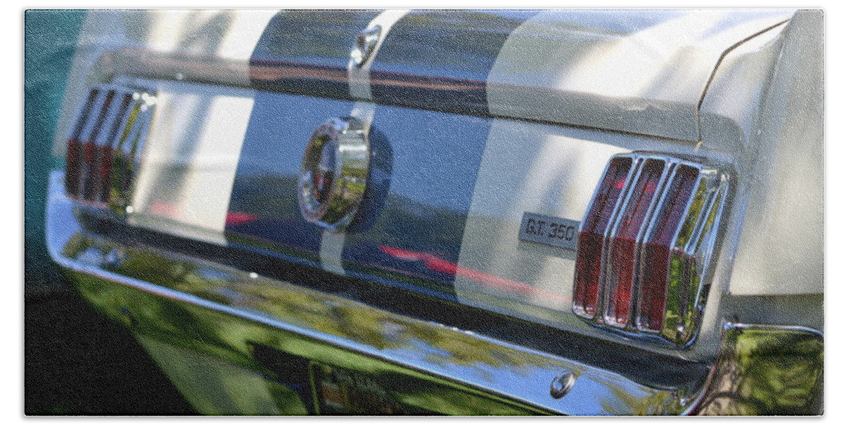 Gt-350 Hand Towel featuring the photograph Hr-22 by Dean Ferreira