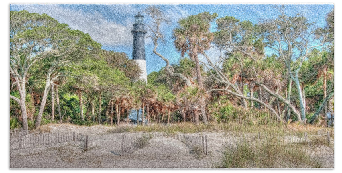 Lighthouse Bath Towel featuring the photograph Hunting Island - Beach View by Scott Hansen
