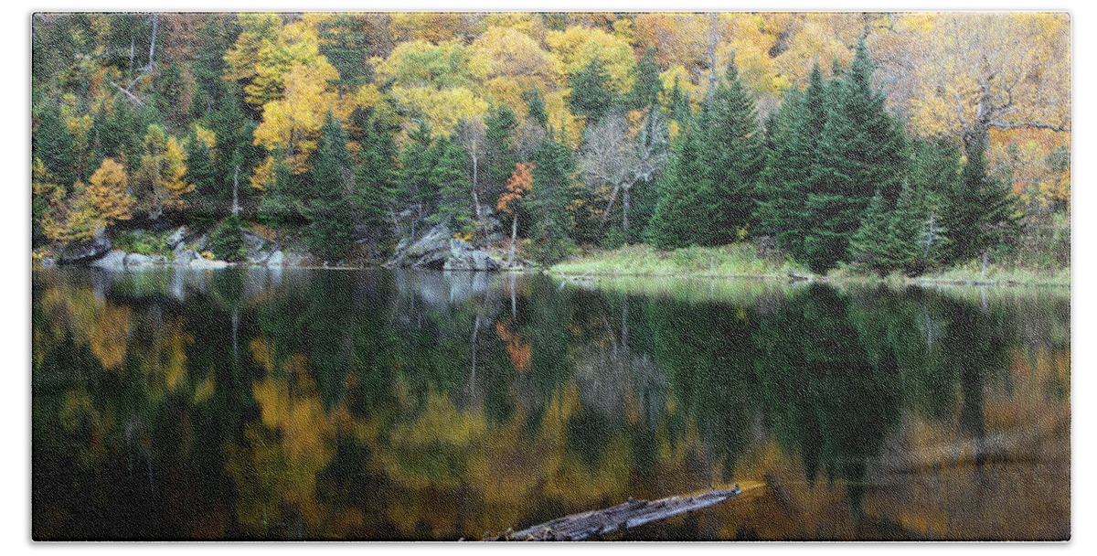 New Bath Towel featuring the photograph Idyllic Vermont Autumn Glory by Juergen Roth
