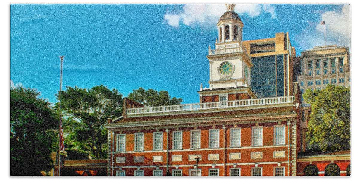 Independence Bath Towel featuring the photograph Independence Hall by Nick Zelinsky Jr