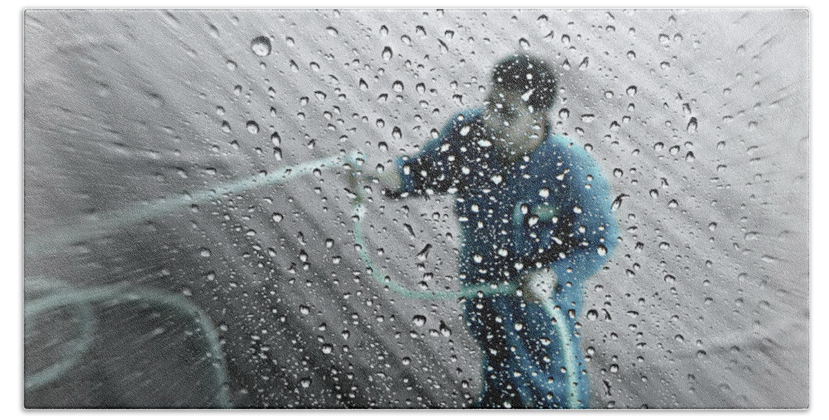 Window Washer Bath Towel featuring the photograph Inspection Day by Micki Findlay