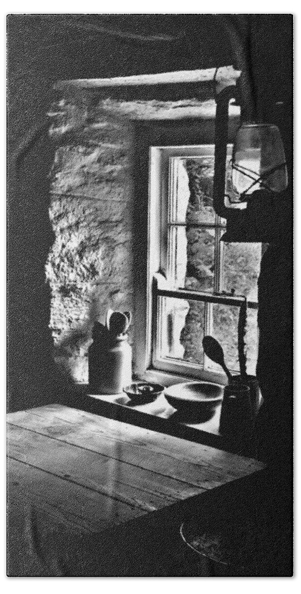Ireland Bath Towel featuring the photograph Irish Cottage Window by Nigel R Bell