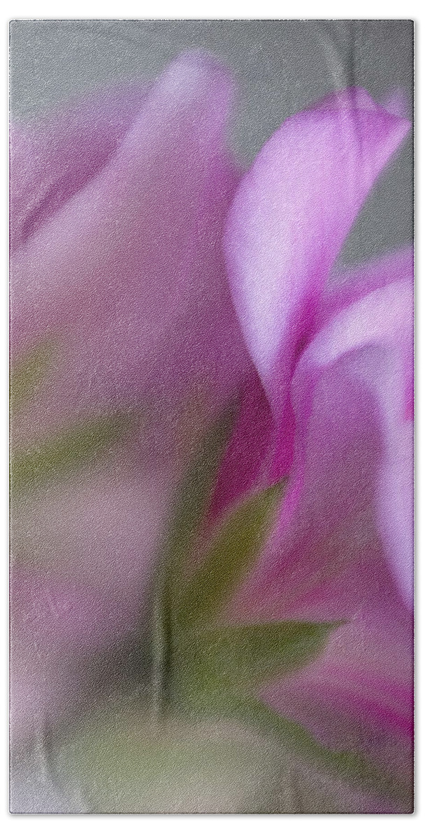 Abstract Bath Towel featuring the photograph Ivy Geranium Abstract II by David and Carol Kelly