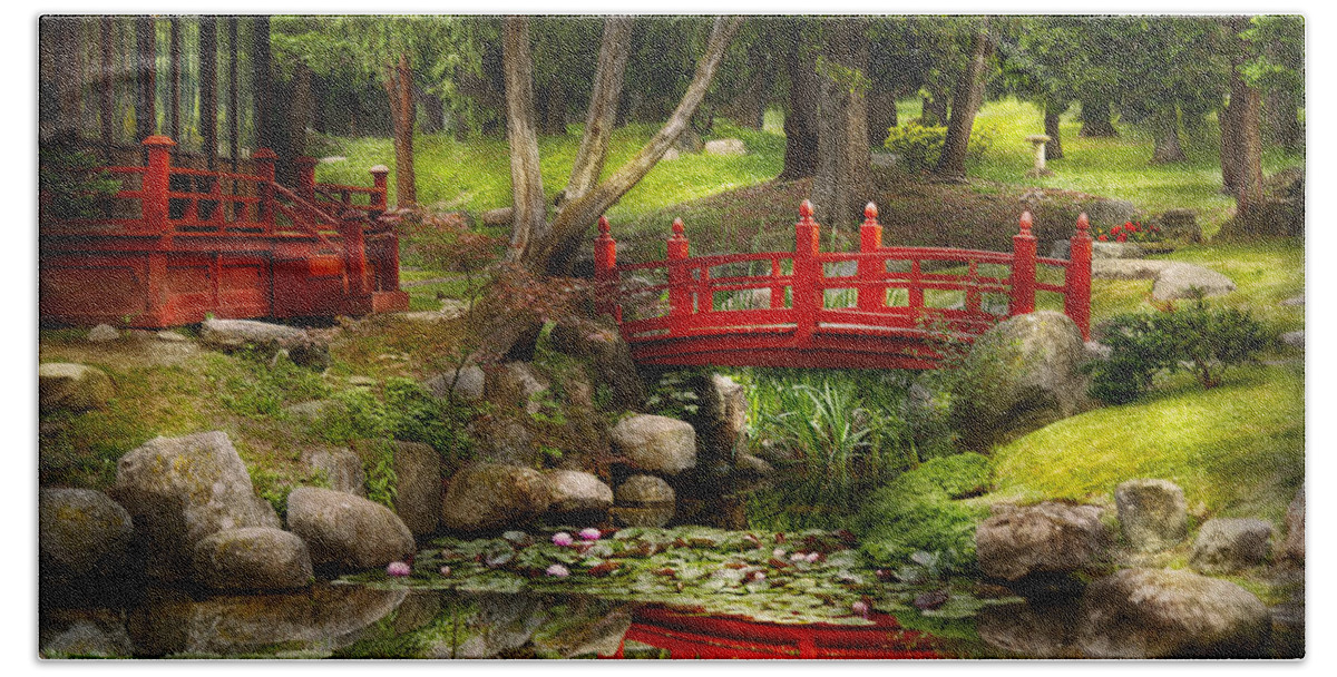 Teahouse Bath Towel featuring the photograph Japanese Garden - Meditation by Mike Savad