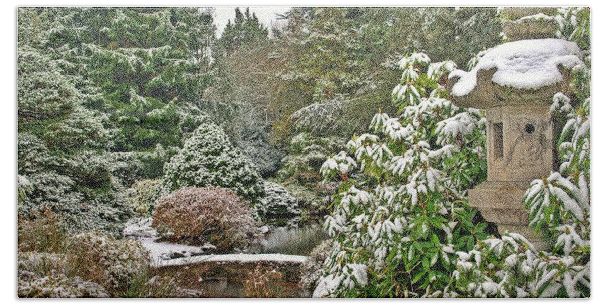 Snowfalljapanese Gardenkubota Gardenlandscapegarden Bath Towel featuring the photograph Japanese Garden Snowfall by Jeff Cook