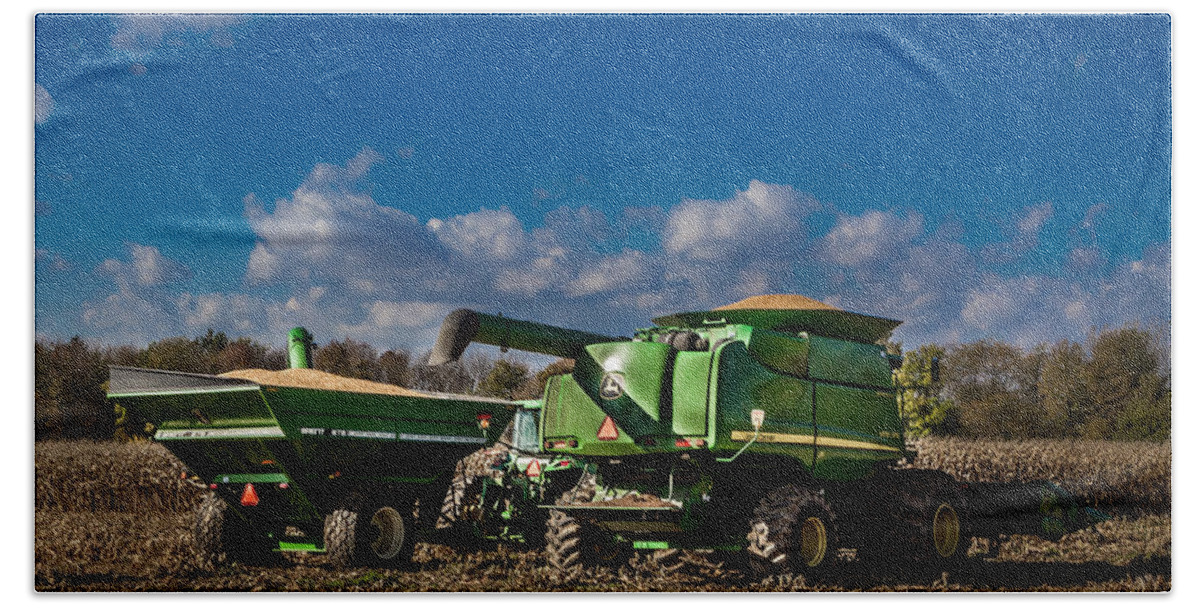 9770 Hand Towel featuring the photograph John Deere Combine 9770 by Ron Pate