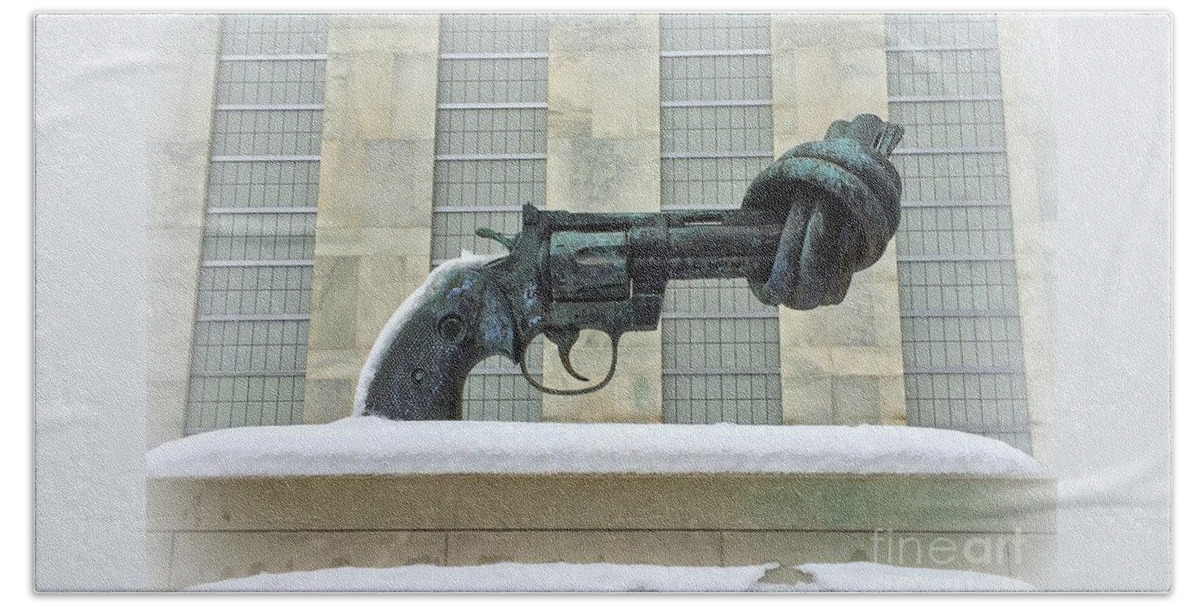 United Nations Bath Towel featuring the photograph Knotted Gun Sculpture at the United Nations by Miriam Danar