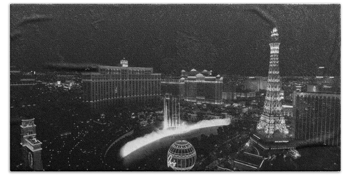 Vegas Bath Towel featuring the photograph Las Vegas Strip and Fountains Black and White by Stephanie McDowell