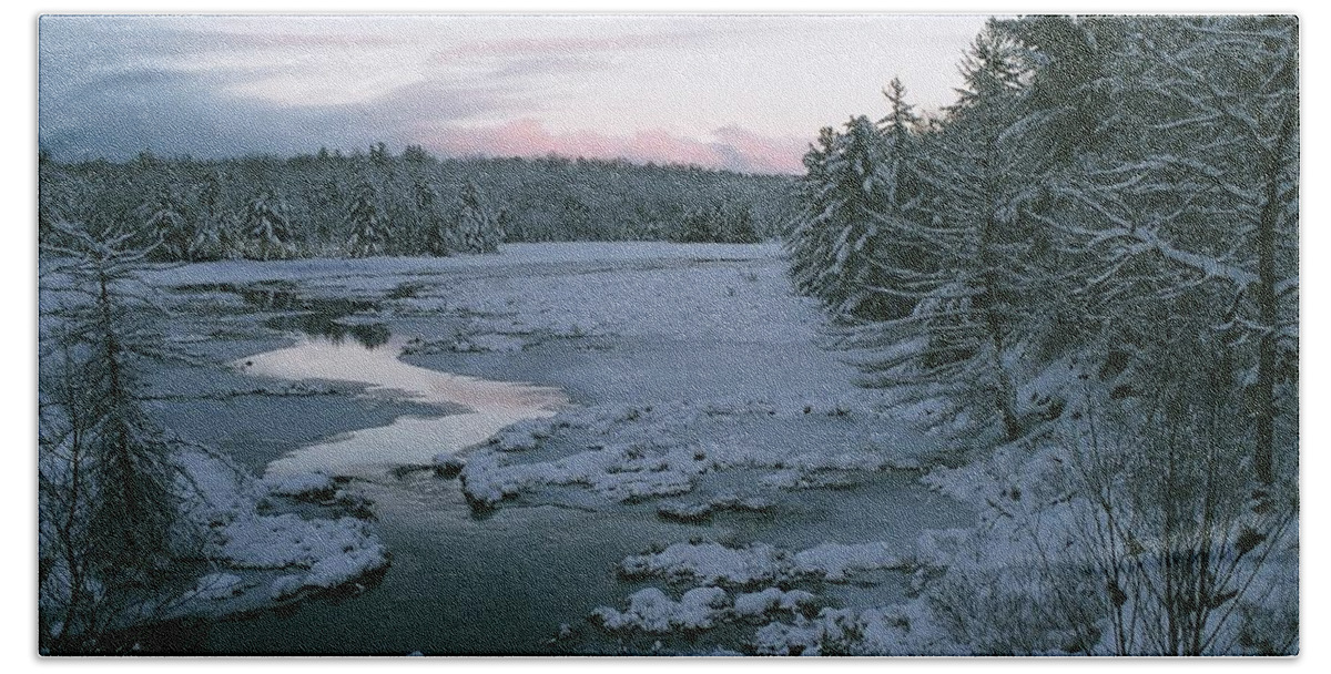 Landscape Bath Towel featuring the photograph Late Afternoon in Winter by David Porteus