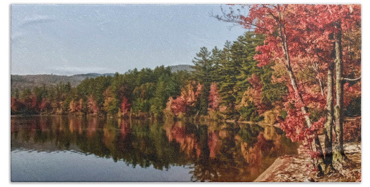 Autumn Foliage New England Bath Towel featuring the photograph Late afternoon on Lake Chocorua by Jeff Folger
