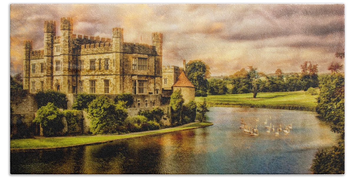 Leeds Hand Towel featuring the photograph Leeds Castle Landscape by Chris Lord