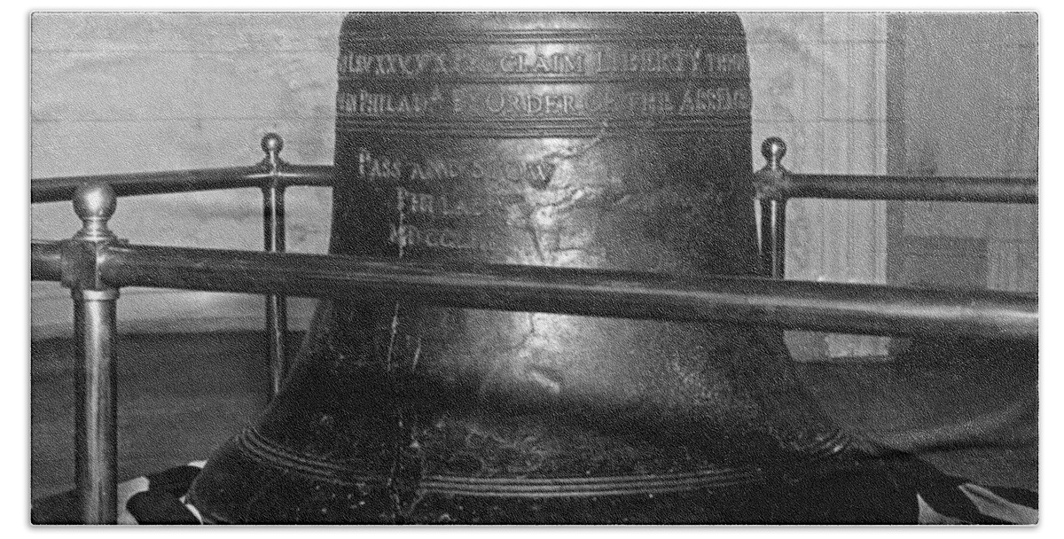 1904 Bath Towel featuring the photograph Liberty Bell, 1904 by Granger