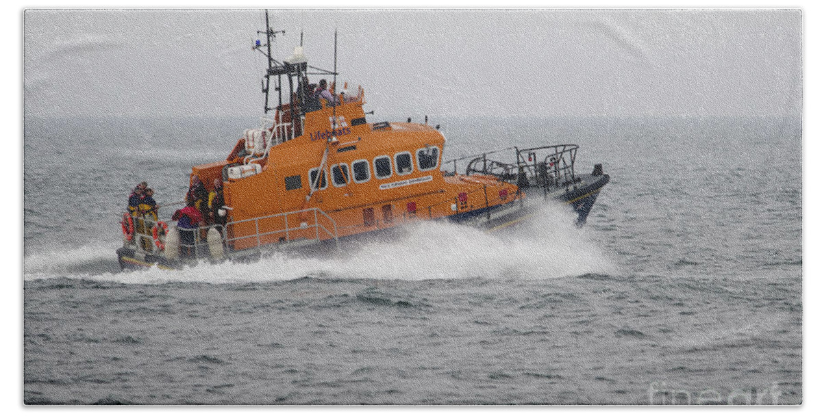 Lifeboat Bath Towel featuring the photograph Lifeboat in action by Steev Stamford