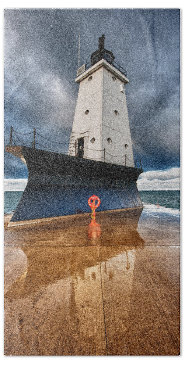 Clouds Bath Towel featuring the photograph Lighthouse Reflection by Sebastian Musial