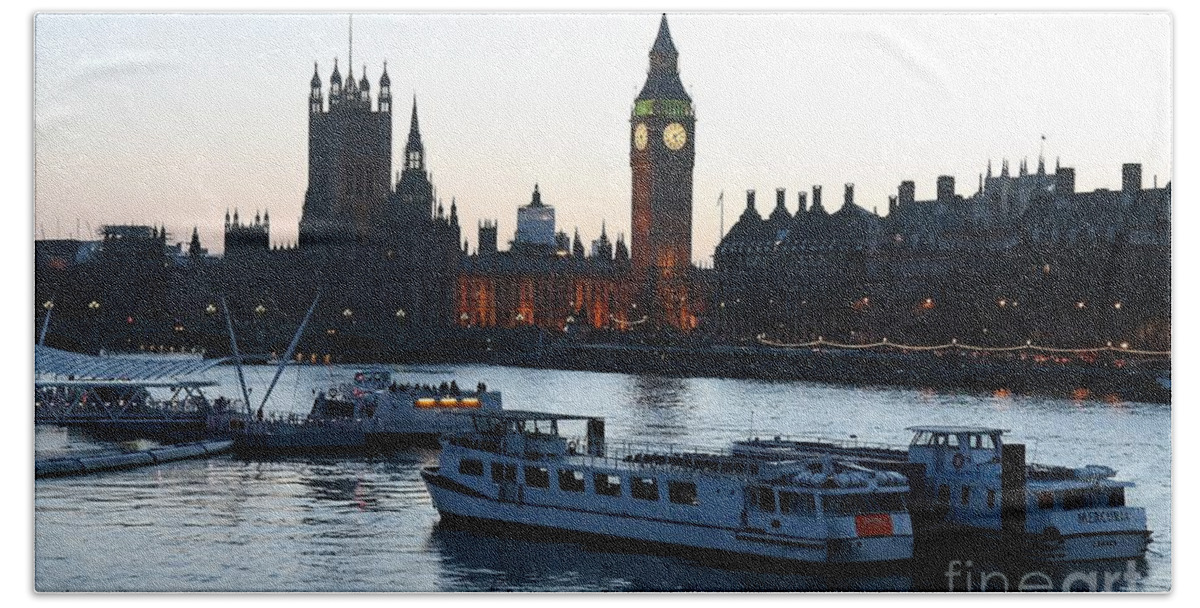 London Bath Towel featuring the photograph Lighting Up Time on the Thames by Jeremy Hayden