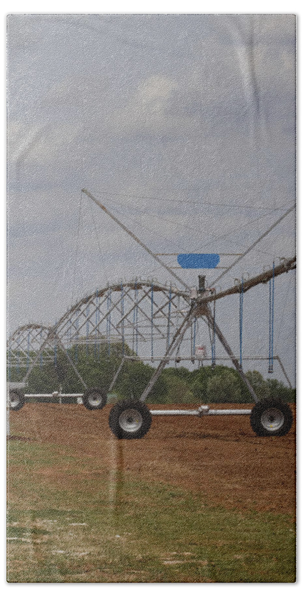 Irrigation Bath Towel featuring the photograph Limestone County Crop Irrigation by Kathy Clark