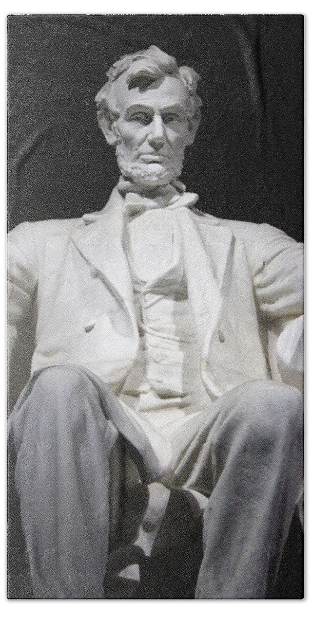 Abraham Lincoln Bath Towel featuring the photograph Lincoln1 by Carolyn Stagger Cokley