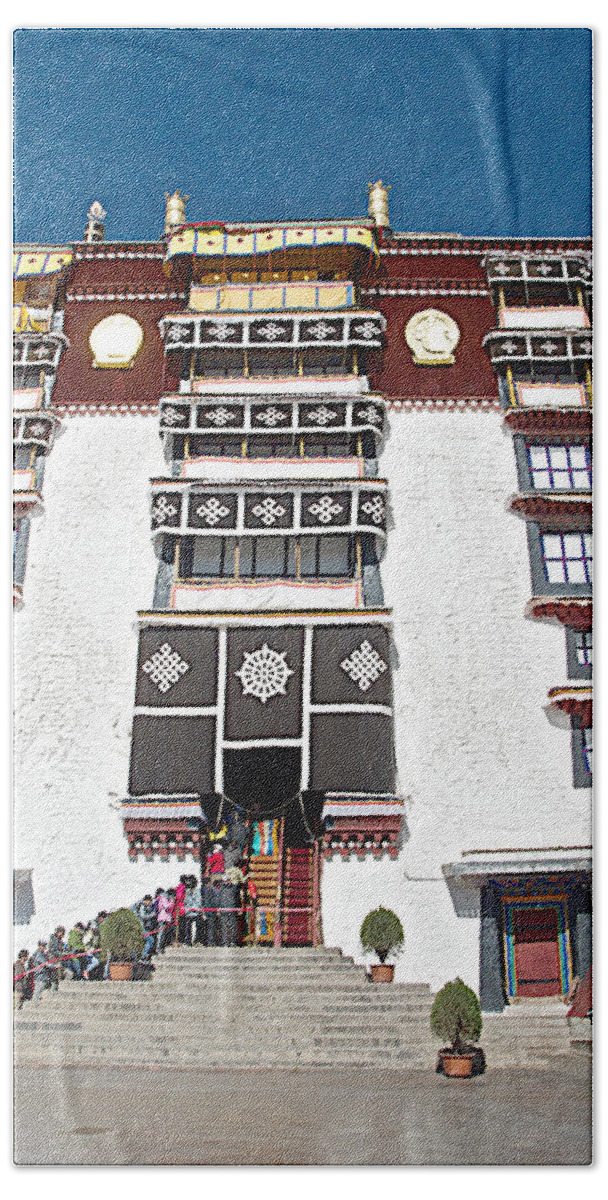 Line Of Pilgrims And Tourists Entering Former Living Quarters Of Dalai Lama In Potala Palace In Lhasa Bath Towel featuring the photograph Line of Pilgrims and Tourists Entering Former Living Quarters of Dalai Lama in Potala Palace-Tibet by Ruth Hager