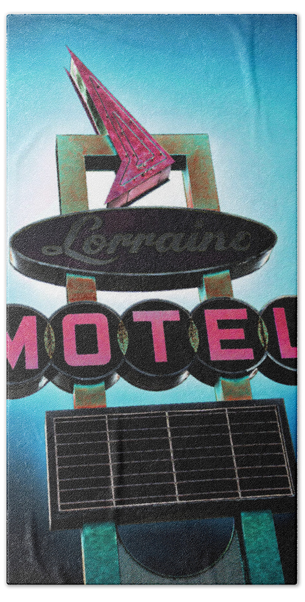 Memphis Bath Towel featuring the photograph Lorraine Motel by Stephen Stookey
