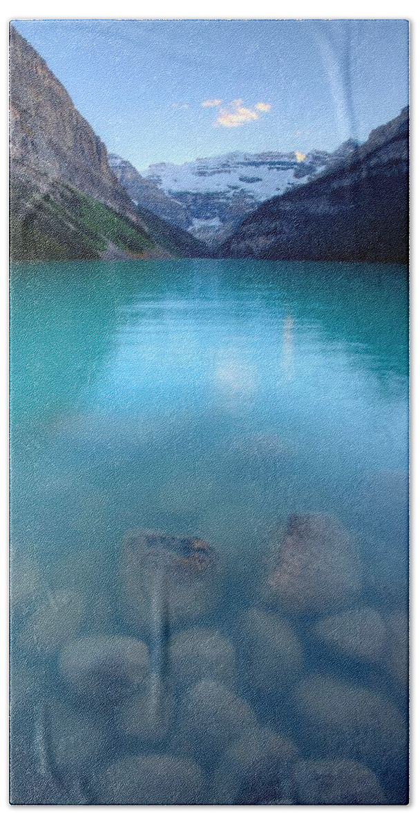Banff Bath Towel featuring the photograph Louis with an E by David Andersen