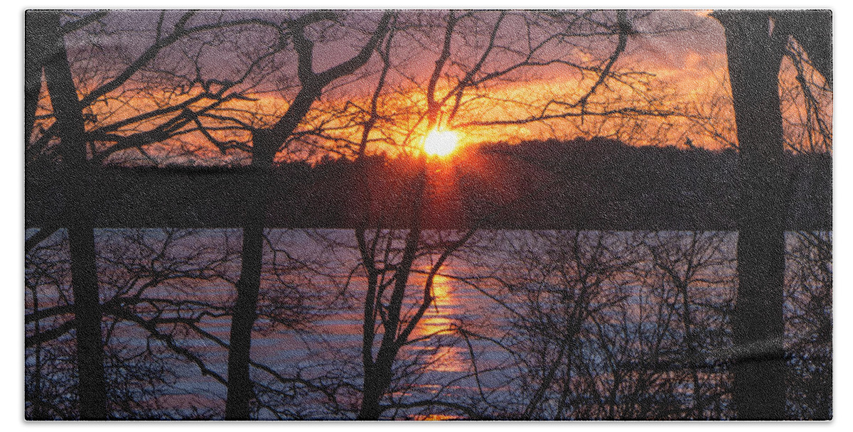 Lowell Holly Bath Towel featuring the photograph Lowell Holly Sunset by Frank Winters