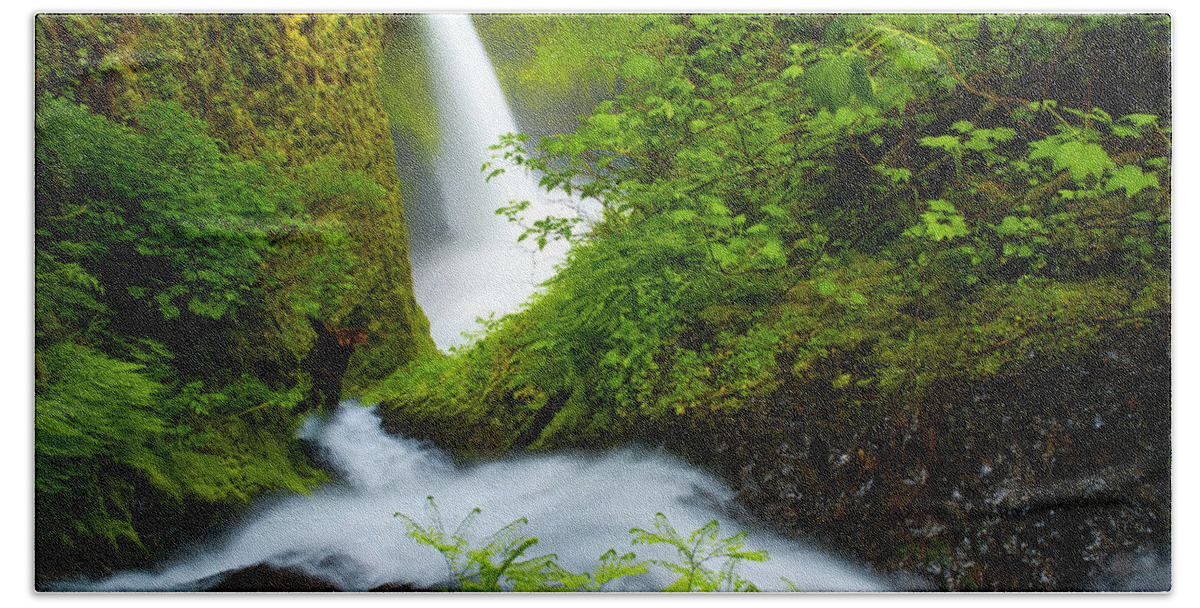 Lush Hand Towel featuring the photograph Lush Gorge Falls by Darren White