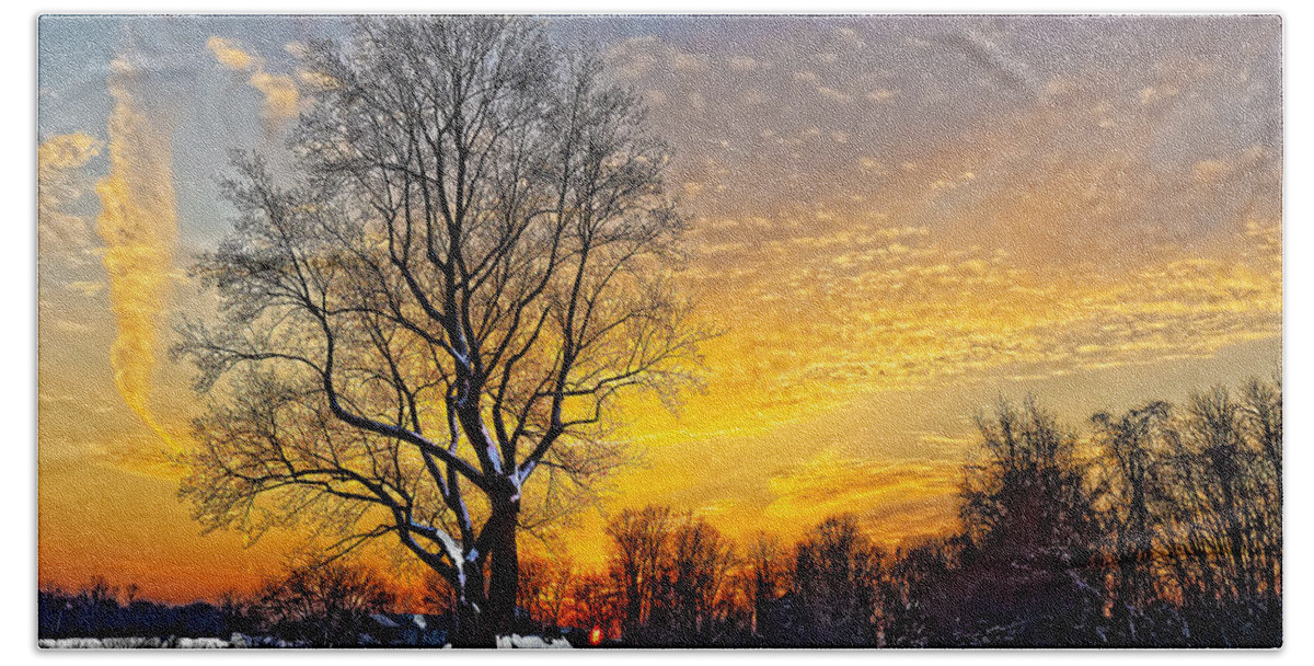 Winter Bath Towel featuring the photograph Magical Winter Sunset by William Jobes