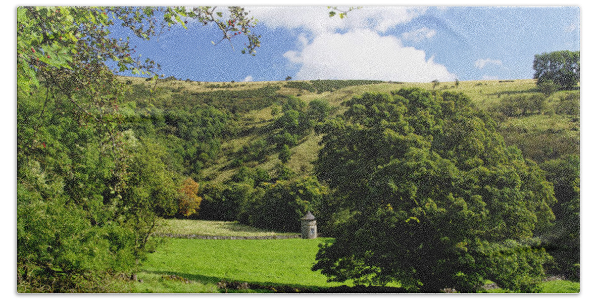 Bright Bath Towel featuring the photograph Manifold Valley and Dovecote - Swainsley by Rod Johnson