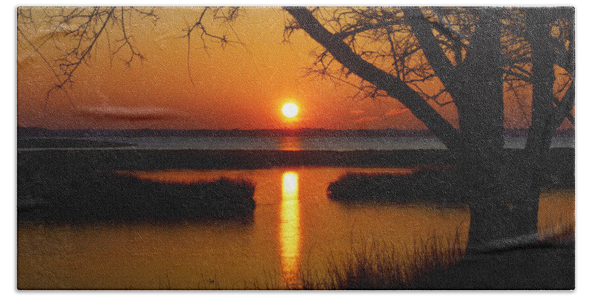 Ocean City Sunset Bath Towel featuring the photograph Ocean City Sunset at Old Landing Road by Bill Swartwout