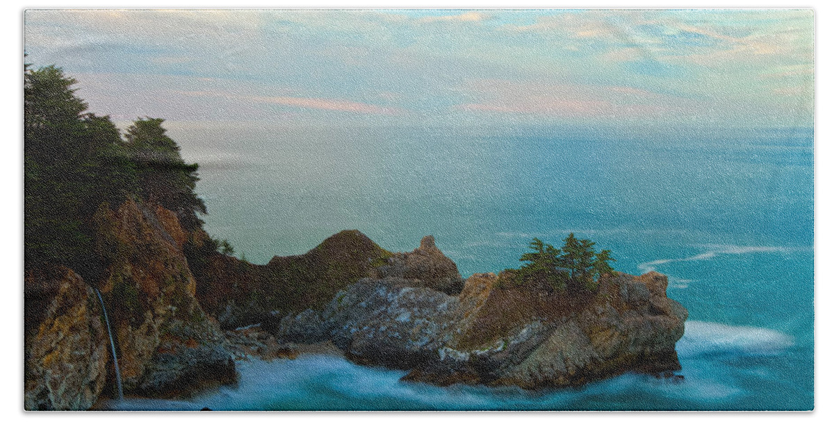 Coastline Hand Towel featuring the photograph McWay Falls At Sunrise by Jonathan Nguyen