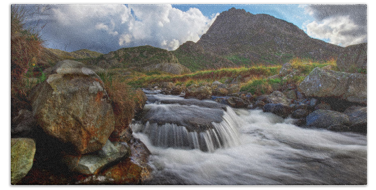 Tryfan Hand Towel featuring the photograph Mighty Tryfan by B Cash