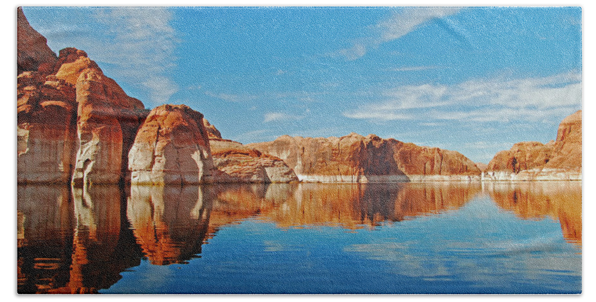 Lake Powell Hand Towel featuring the photograph Lake Powell Mirror Image by Robert VanDerWal