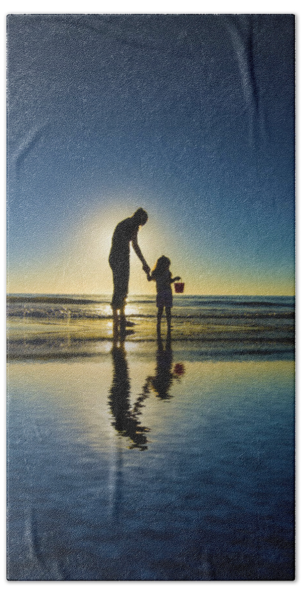 Mom And Daughter Bath Towel featuring the photograph Mom and Daughter by Kevin Cable