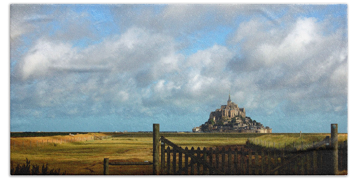 Mont Saint-michel Hand Towel featuring the photograph Mont Saint-Michel by RicardMN Photography