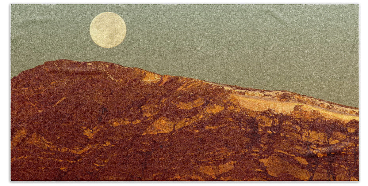 American West Bath Towel featuring the photograph Moon Over Mount Ida by Eric Glaser