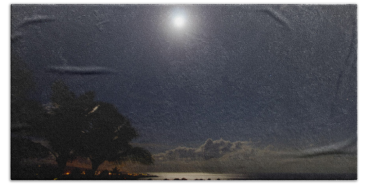 Moon Bath Towel featuring the photograph Moonlit Bay by Daniel Murphy