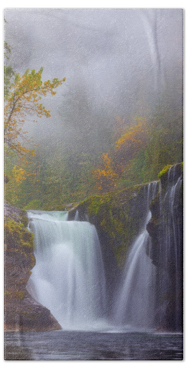Fog Hand Towel featuring the photograph Morning Fog by Darren White