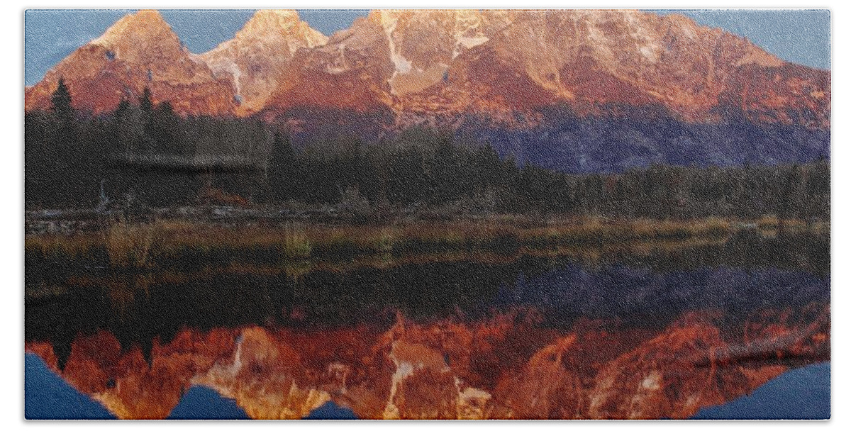 Grand Tetons Bath Towel featuring the photograph Morning Glory by Benjamin Yeager